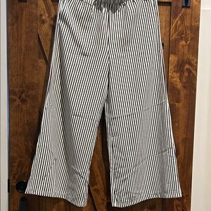 Black & White Stripes Wide Leg Pants Brand New No Tags